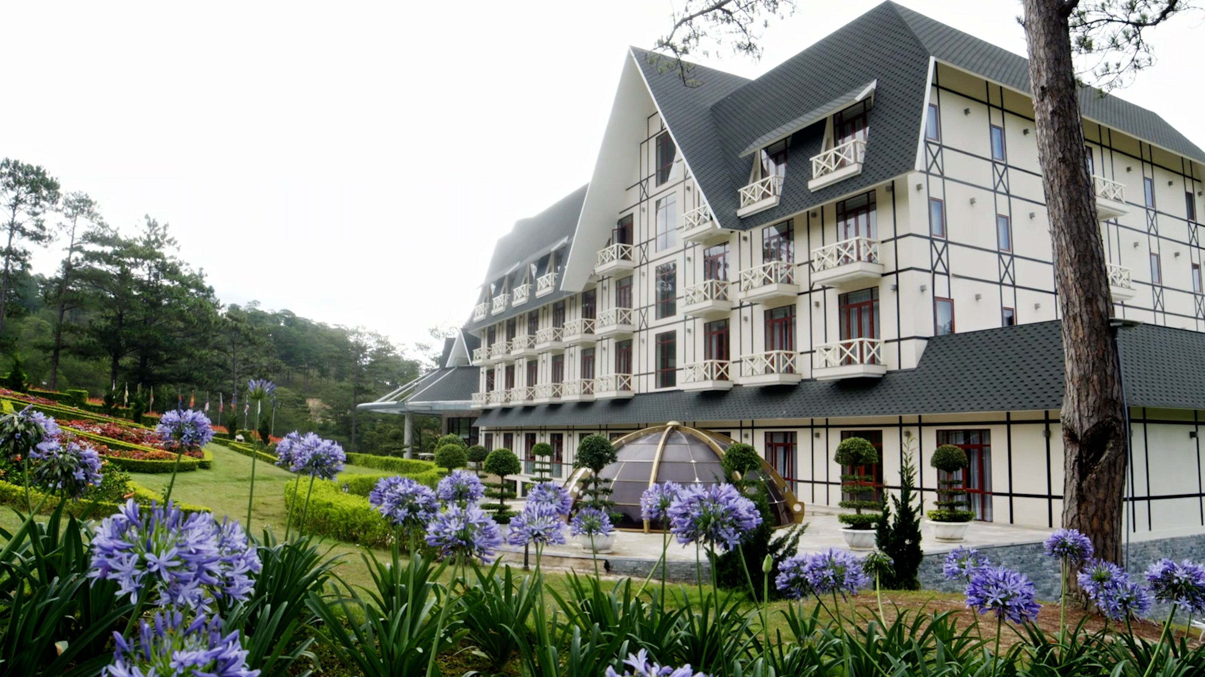 SWISS-BELRESORT TUYỀN LÂM