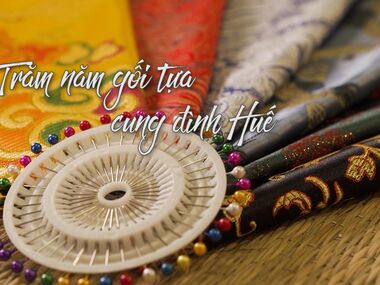 TRĂM NĂM GỐI TỰA CUNG ĐÌNH