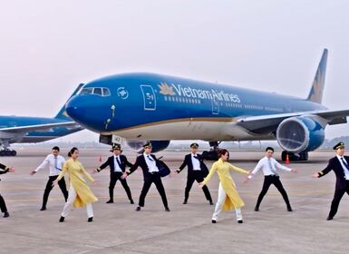 MV BAY LÊN VIỆT NAM - VIETNAM AIRLINES VIRAL CLIP 2017